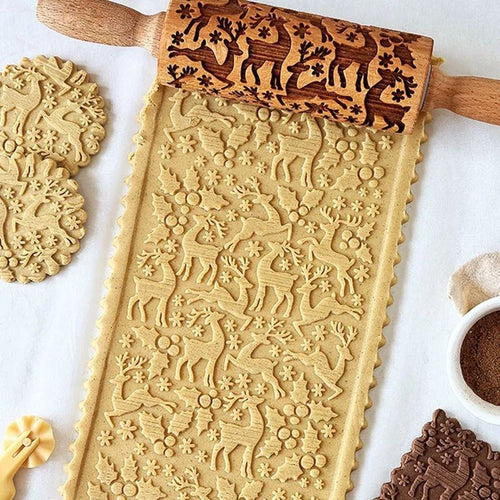 cake-craft-embossed-deers-hollies-wooden-rolling-pin
