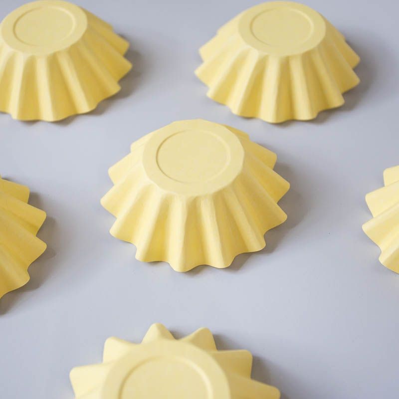 papyrus-bloom-baking-cups-24-pack-pastel-yellow
