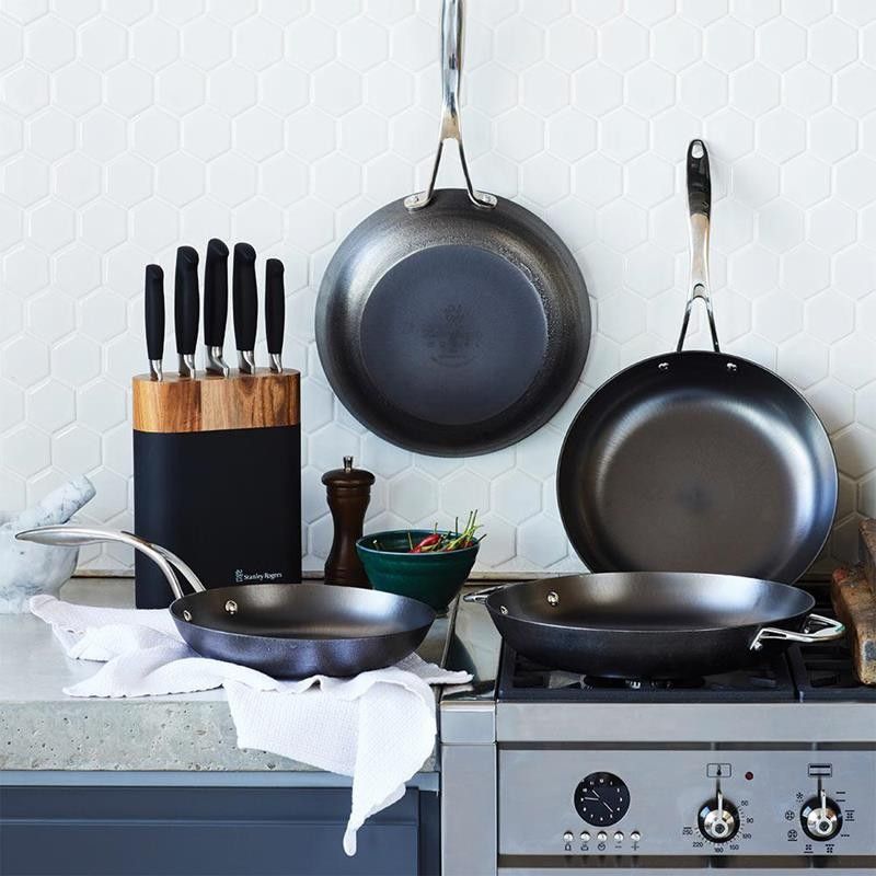 stanley-rogers-light-weight-cast-iron-cooks-pan-30cm