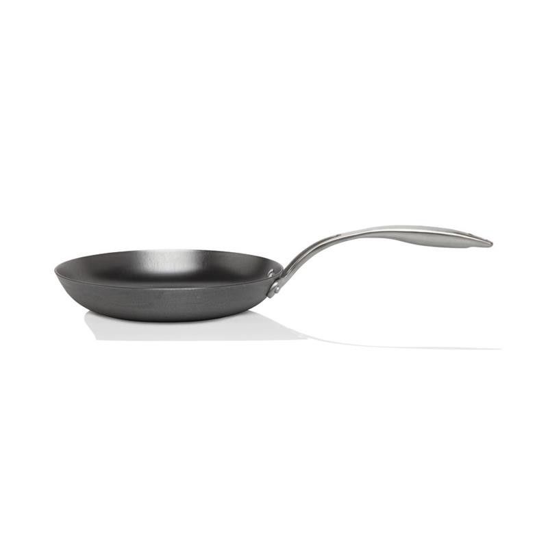 stanley-rogers-light-weight-cast-iron-frypan-24cm
